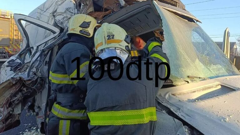 У Павлограді зіткнулися вантажівка та ‘спринтер’: постраждала жінка