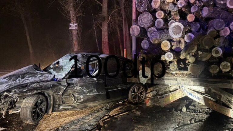 У Богодухові сталася аварія за участю BMW та вантажівки