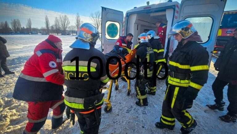 На Київщині у ДТП втрапив шкільний автобус: постраждали діти та водії