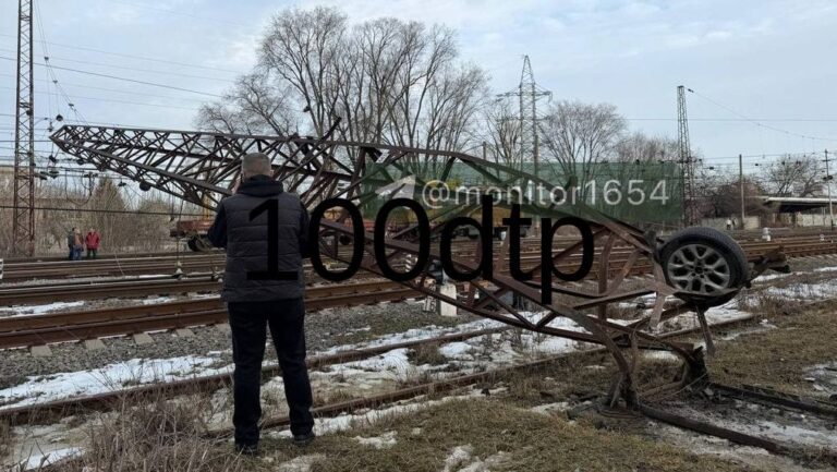У Харкові сталася аварія зі стовпом контактної мережі