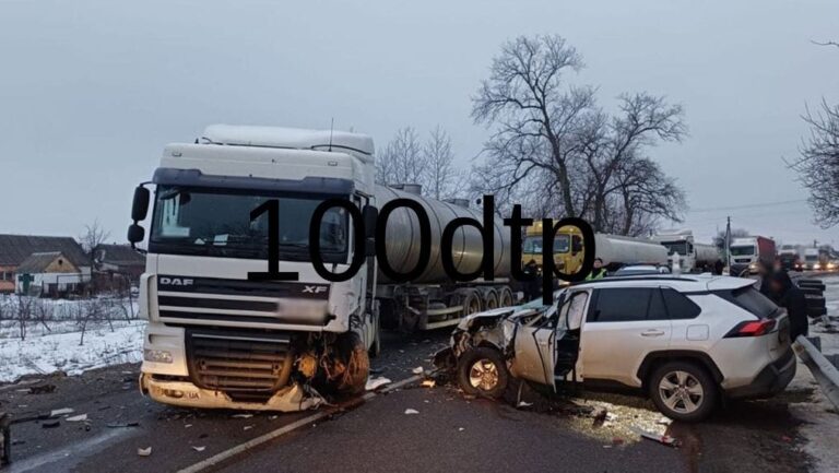 На Черкащині зіткнулися легковик та вантажівка