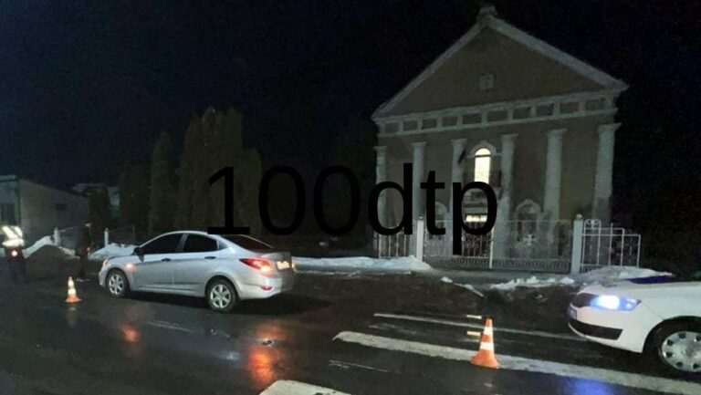 Одна людина загинула та дві травмувалися внаслідок трьох аварій на Хмельниччині