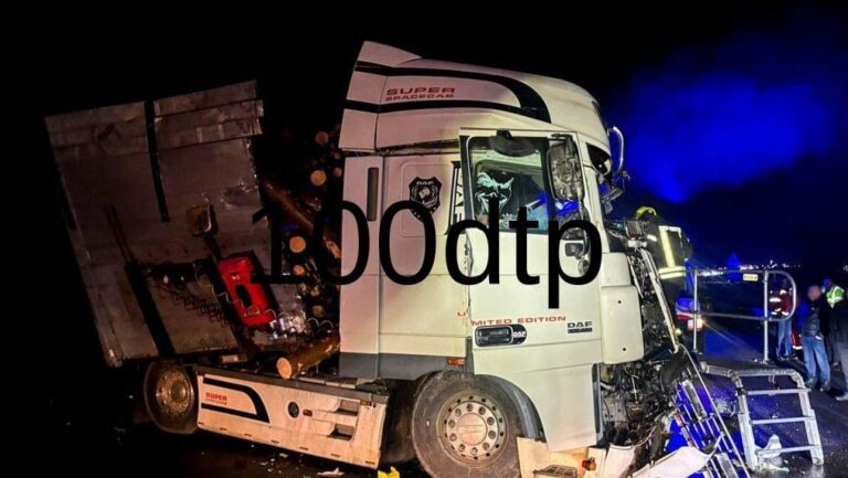 У Рівненській області сталася аварія з двома вантажівками