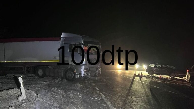 На трасі “Київ-Чоп” сталася аварія: постраждали водій та пасажири