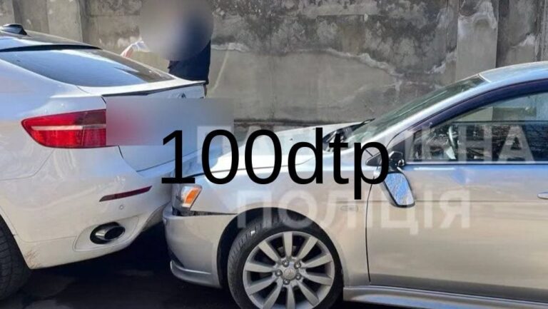 У Чернівцях водій наїхав на пішоходів та авто