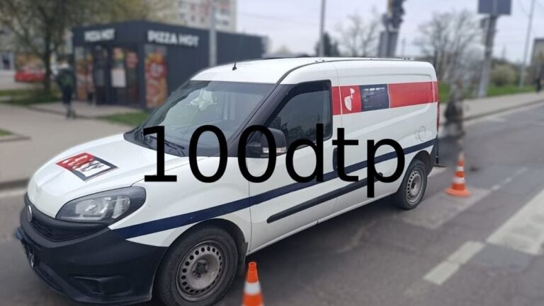 У Львові автомобіль наїхав на 78-річну пішохідку