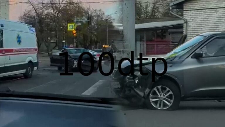 У Чернігові на перехресті зіткнулися Volkswagen Jetta і Nissan Juke