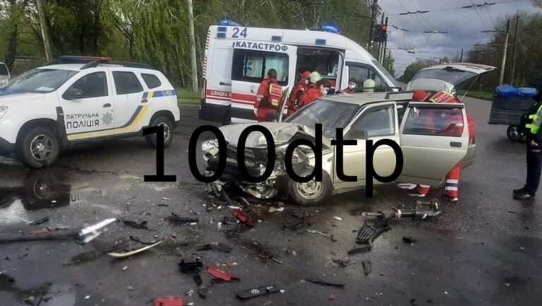 У Черкасах на проспекті Хіміків зіткнулися ВАЗ і Volkswagen